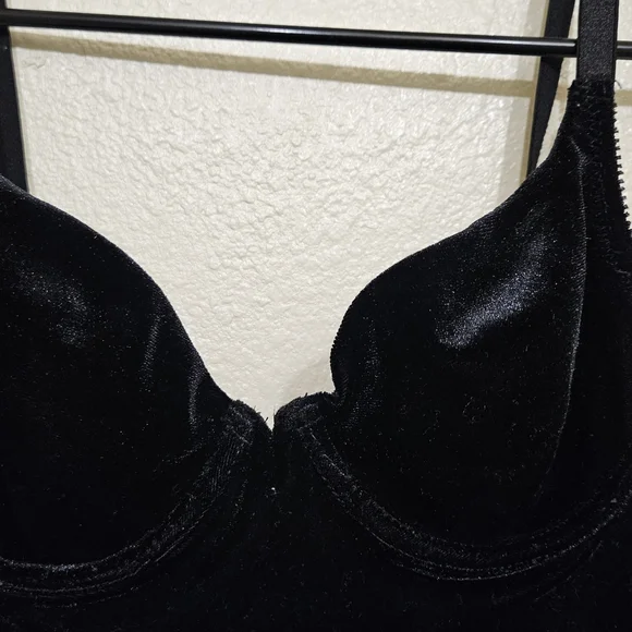 Victoria's Secret Elegant Black Fabric - Picture 3 of 11